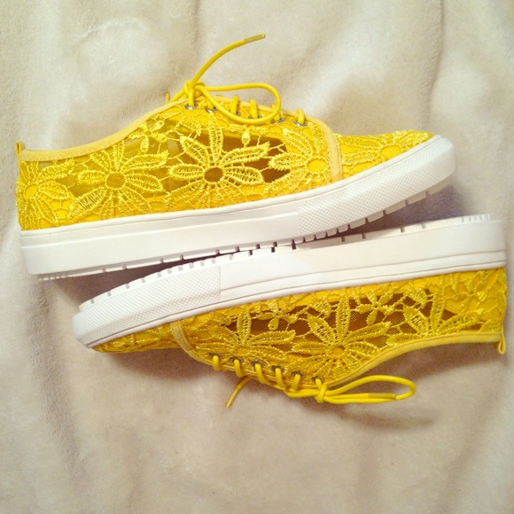 ✨Brand new lace ups✨