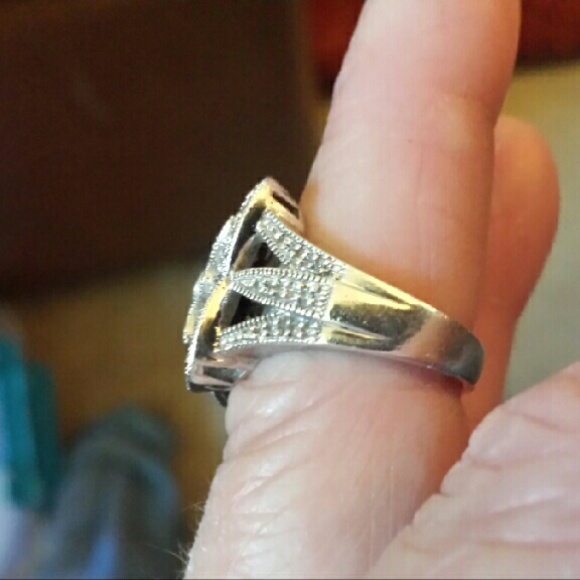 Breathe taking pave diamond flower ring set in SS - Picture 2 of 4