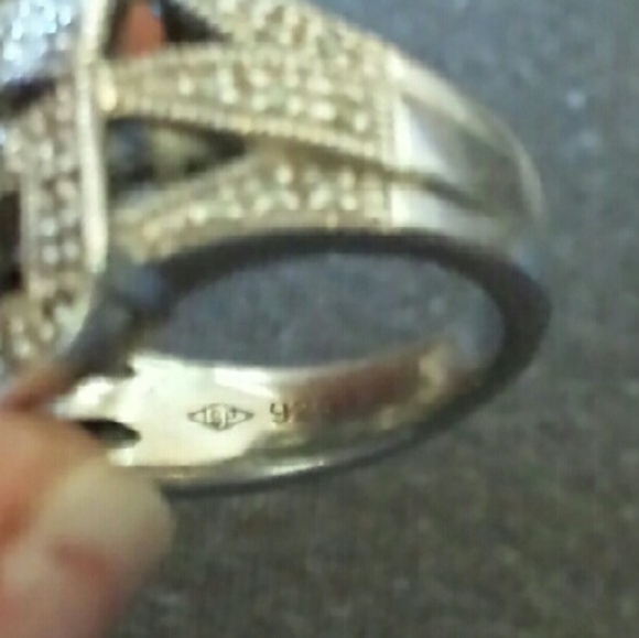 Breathe taking pave diamond flower ring set in SS - Picture 3 of 4