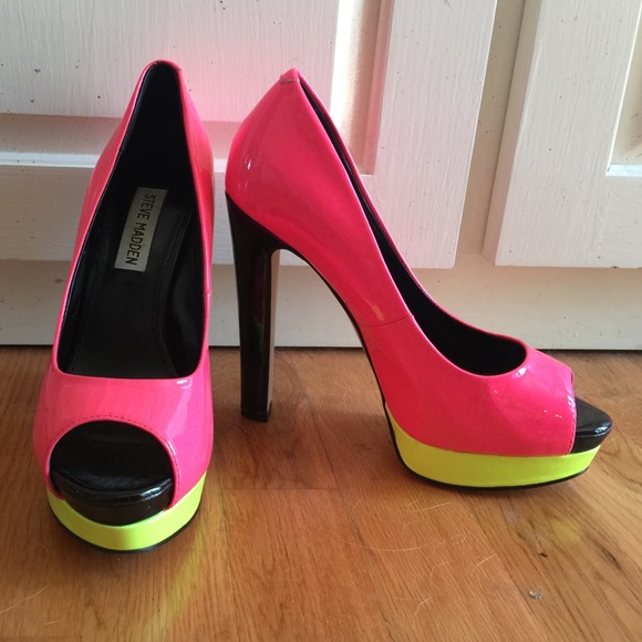 Steve Madden Peep Toe Pumps