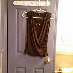 Brown faux wrap top with wood accent sz med