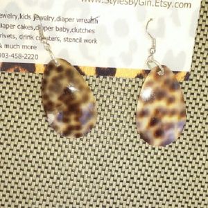 New shell earrings
