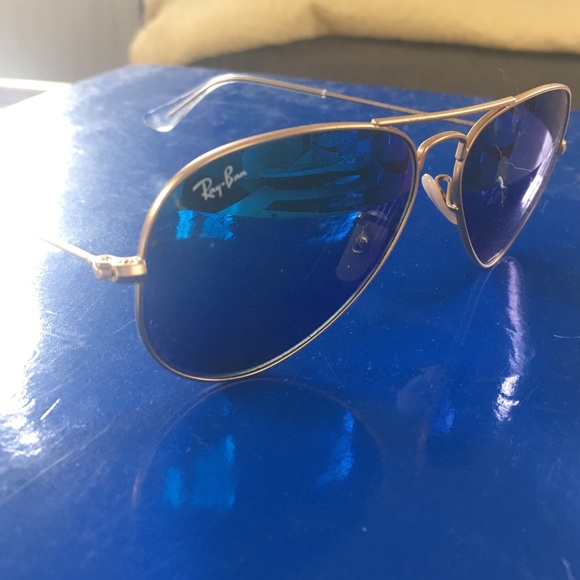 RAY BAN AUTHENTIC AVIATORS