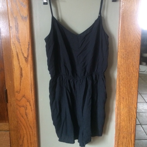 H&M Divided strappy romper hardly worn size 6