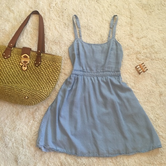 🚫SOLD🚫Spring time flirty Jean dress☀️🌷