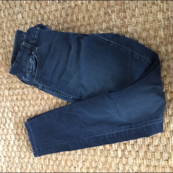 "The skinny" jeans by 7 for all mankind. - Picture 2 of 3