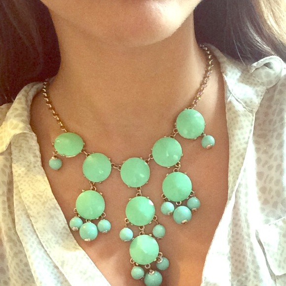 Bubble statement necklace. In good condition!