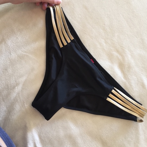 Cheeky bottoms