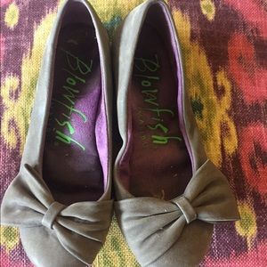 Blowfish Malibu Sz6 flats with bow detail