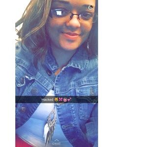 Meet your Posher, Brooke