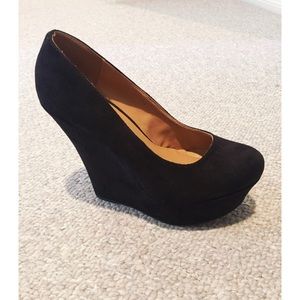 Black Wedges