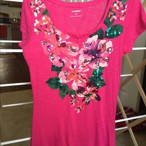Comfy pretty flowered tee