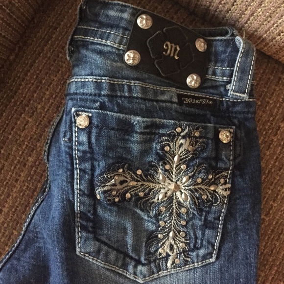 Miss Me Capris - Picture 2 of 4