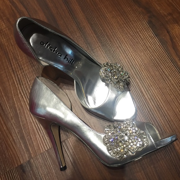 Silver evening prom high heels never worn size 8