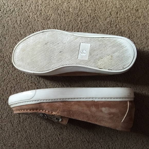 Slip on shoes - Picture 1 of 4
