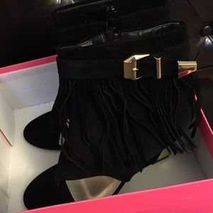 Size 10 wedge fringed heels