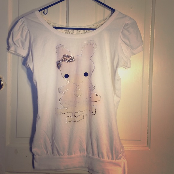 Cute bunny shirt! - Picture 1 of 3