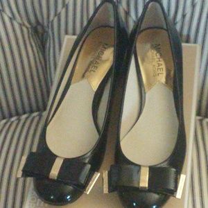 MICHEAL KORS PATENT LEATHER MIDI PUMPS!!!