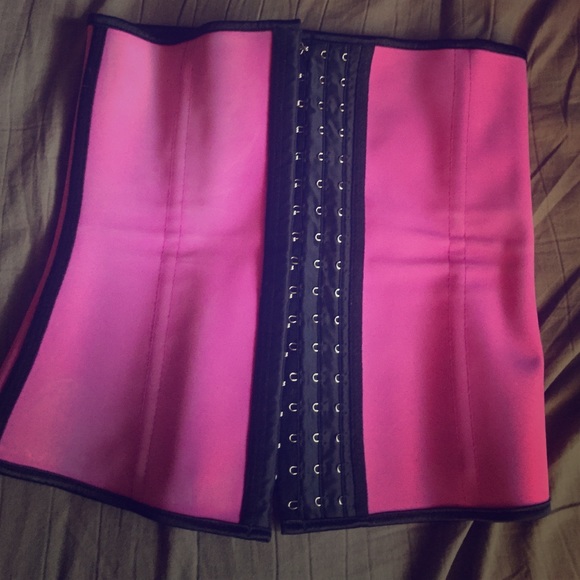 Waist trainer size S