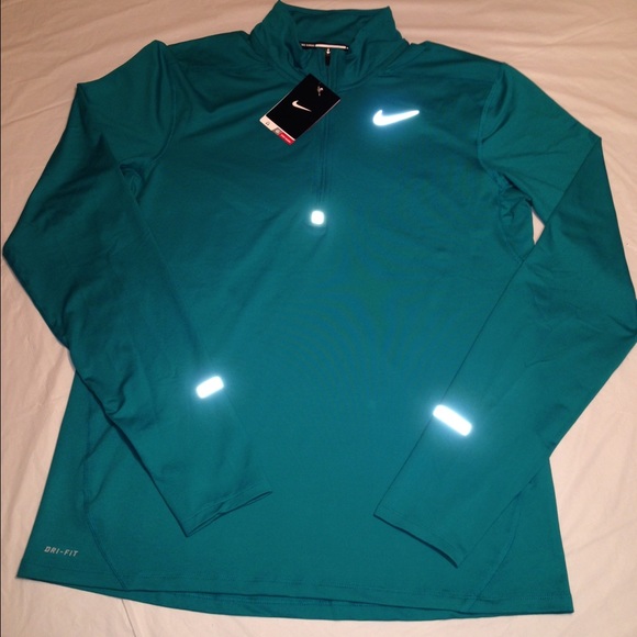 Men's Nike Pullover - Picture 2 of 2