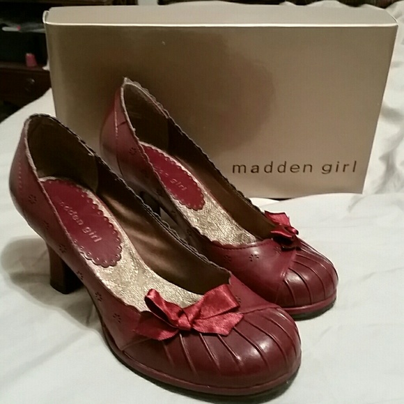 Madden Girl - Picture 1 of 4