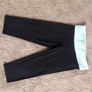 Cropped leggings by Pink