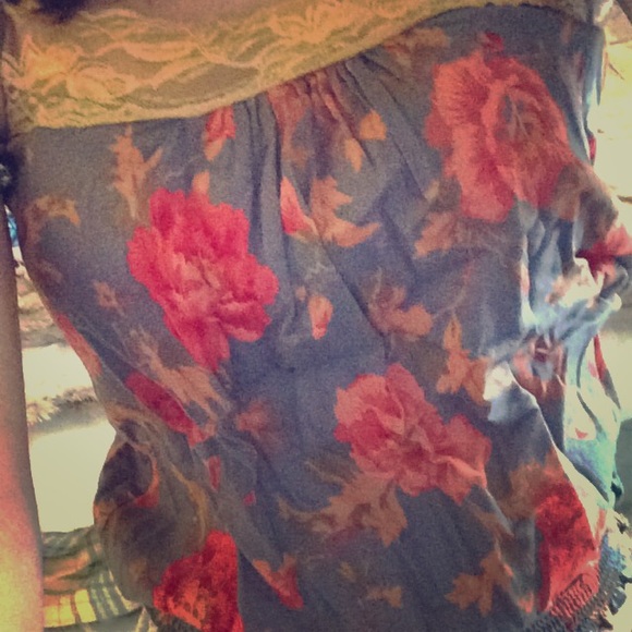 Floral tank! Great condition!