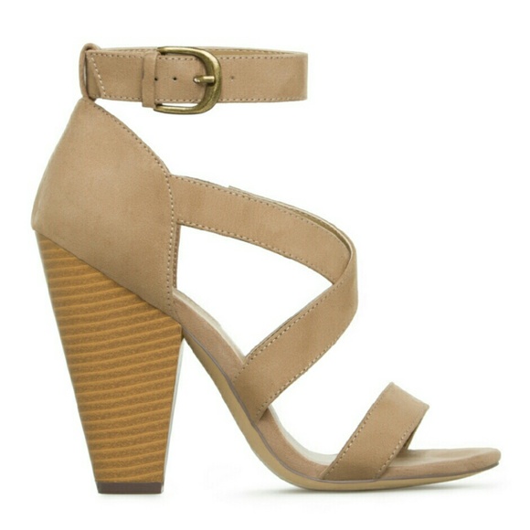 Heels - Picture 2 of 3