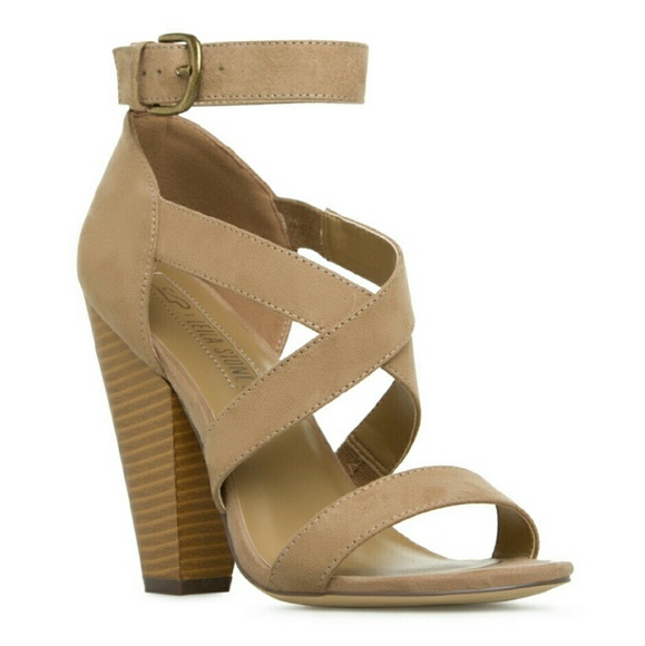 Heels - Picture 3 of 3