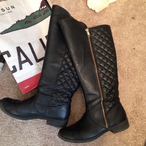 Black boots!