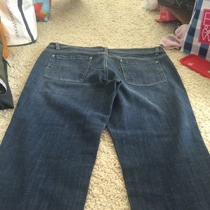 White House Black market Capri jeans