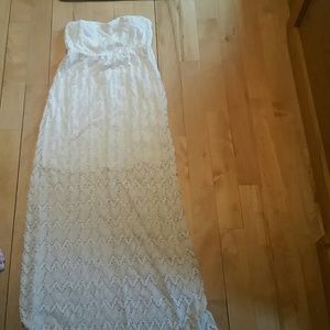 White lace dress with open back no stains