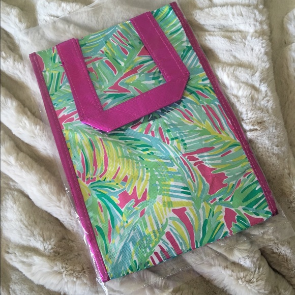 ⛔️SOLD⛔️NWT Lilly Pultzer GWP accessory bag