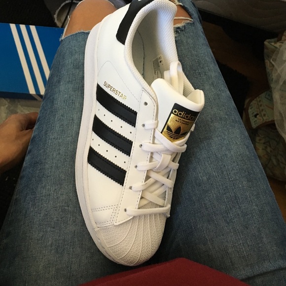 Adidas Sneakers Size 6 in boys