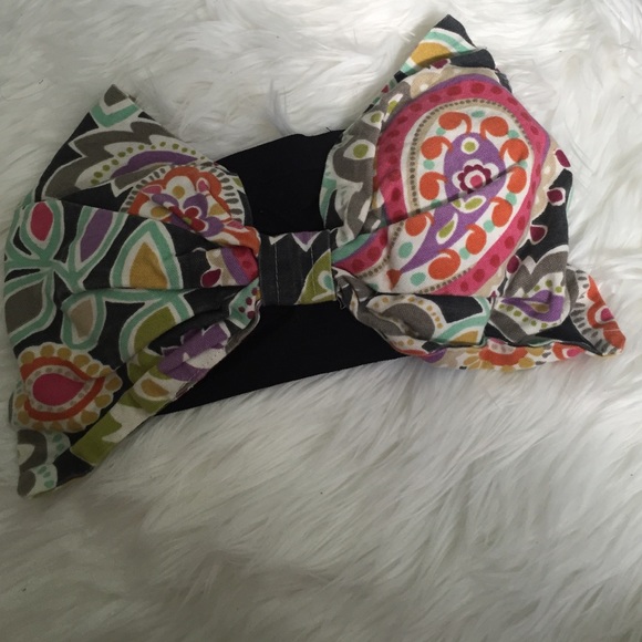 Bikini bow top. Really a one size fits all!!