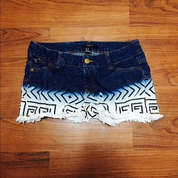 F21 patterned shorts!