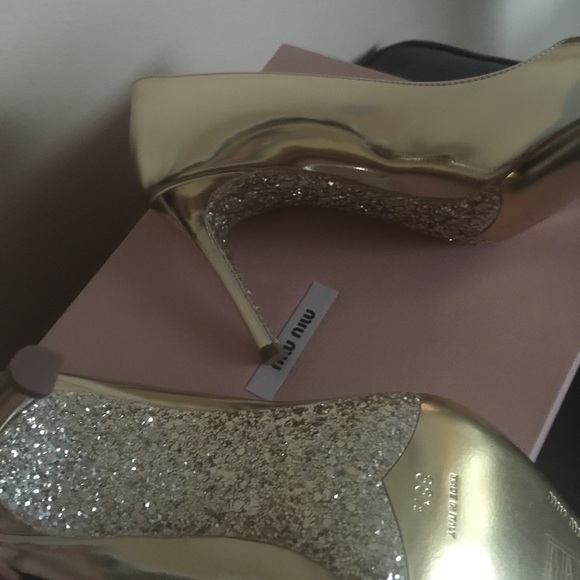SOLD. Miu miu gold heels. Comes with receipt. - Picture 3 of 4