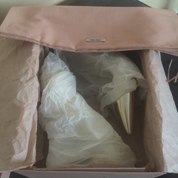 SOLD. Miu miu gold heels. Comes with receipt. - Picture 4 of 4