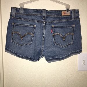 Levi's shorts size 9