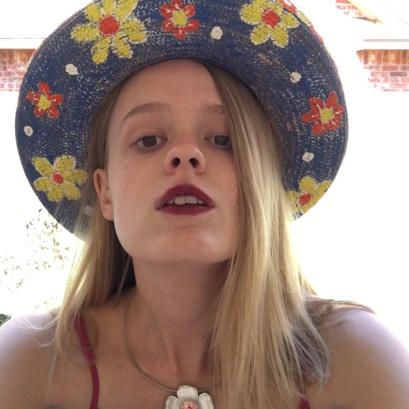 Magic fruit bee hat - Picture 2 of 4