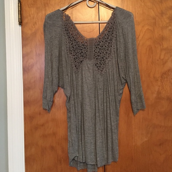 NWT - Gray Tunic w/ Detailed Back - Picture 2 of 4