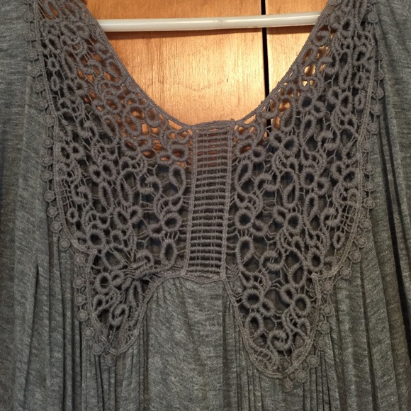 NWT - Gray Tunic w/ Detailed Back - Picture 3 of 4
