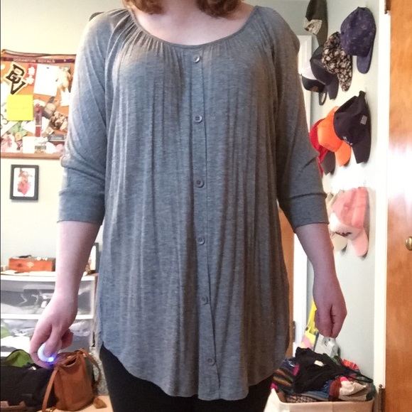 NWT - Gray Tunic w/ Detailed Back - Picture 4 of 4