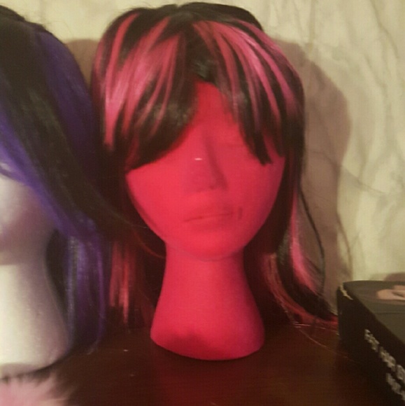 Wigs - Picture 2 of 2