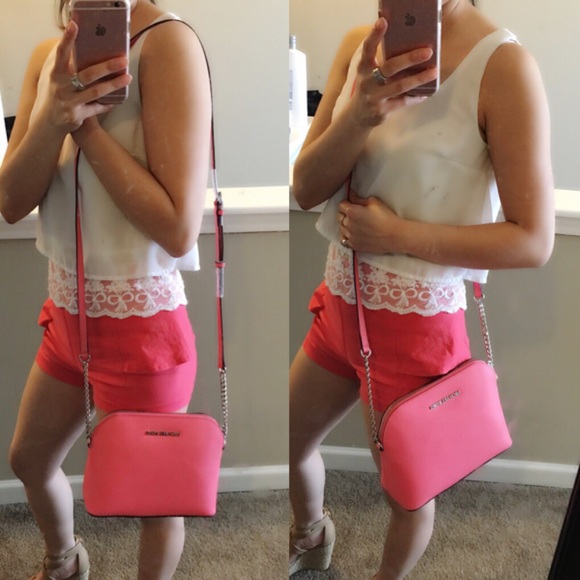 🚫🚫SOLD🚫🚫Michael kors Cindy coral cross body - Picture 2 of 4