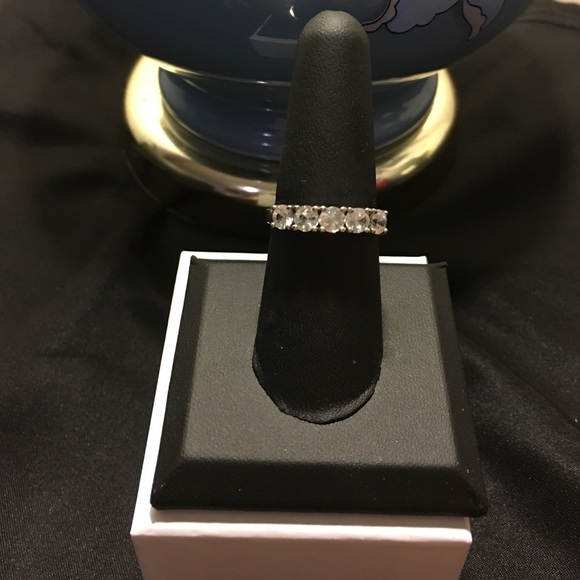 💎1.75 ctw 5-STONE ROUND WHITE ZIRCON SS RING💎 - Picture 2 of 4