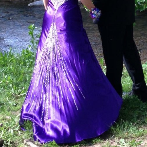 Gorgeous Purple Prom Pageant Dress! 💜 - Picture 2 of 4