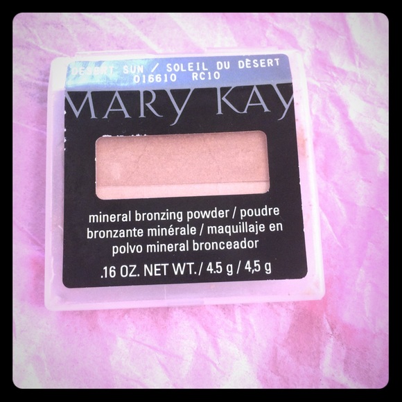 Mary Kay Desert Sand Bronzing Powder