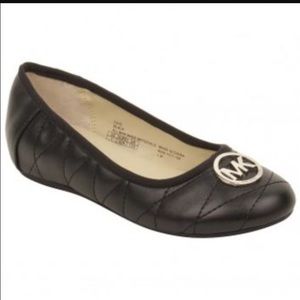 Michael Kors Faye girls size 3/euro 35 black flats
