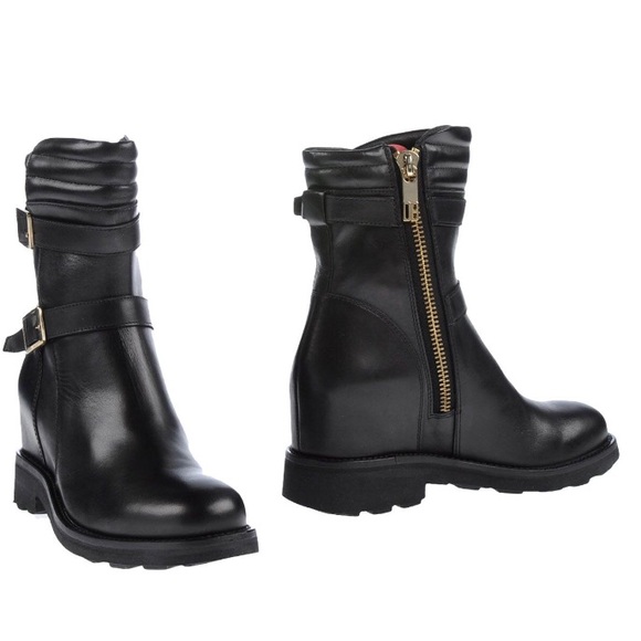 Dirk Bikkembergs 8 womens - runs large - leather